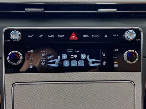 Certified 2025 Genesis GV80 3.5T Advanced image 16