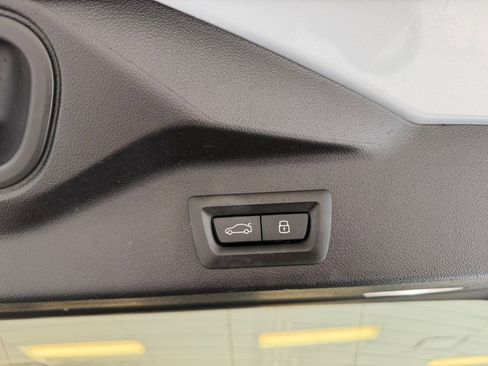 Used 2024 BMW X5 xDrive40i w/ M Sport Package image 41