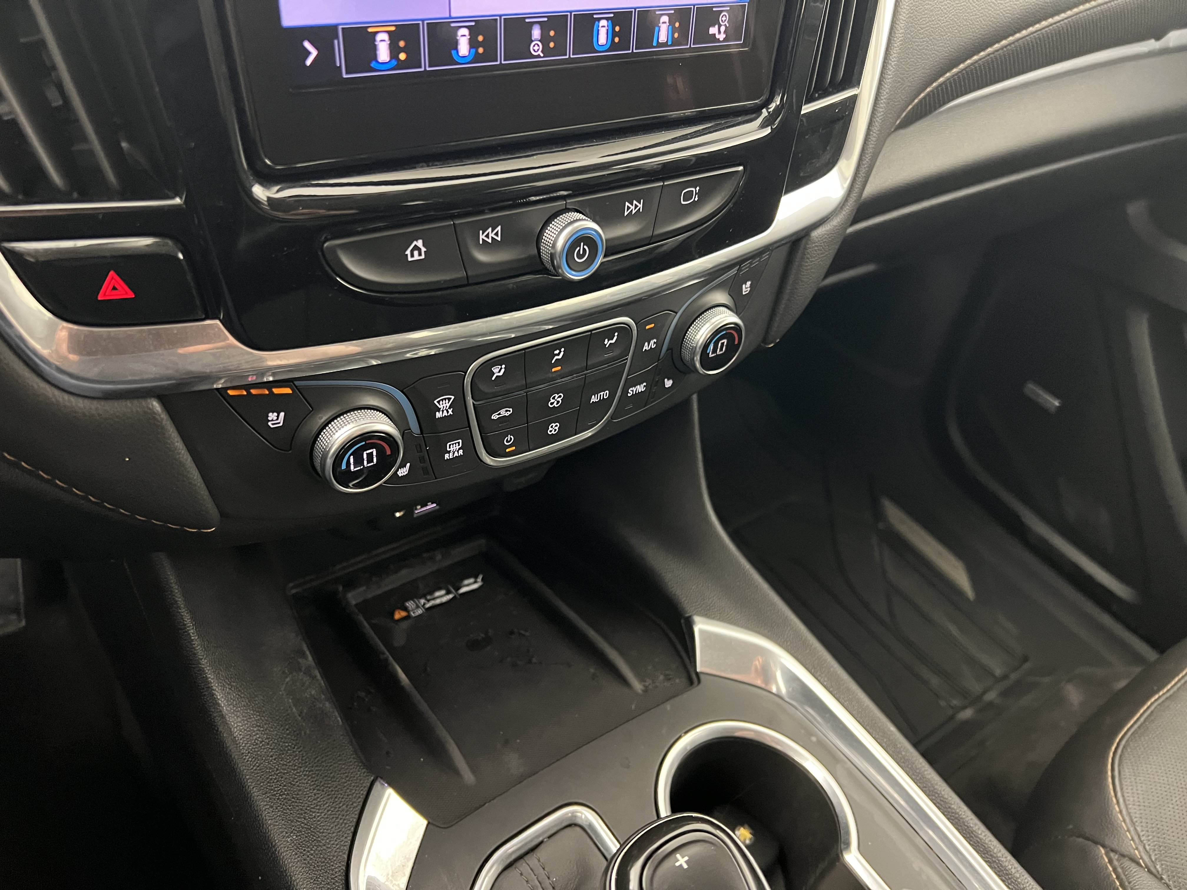 Used 2020 Chevrolet Traverse Premier w/ LPO, Floor Liner Package AWD/4WD image 32