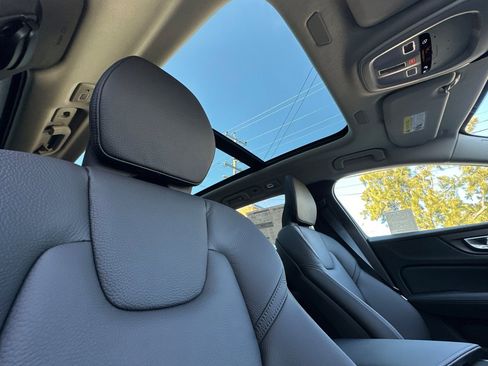 New 2026 Volvo V60 B5 Cross Country Plus w/ Climate Package AWD/4WD image 19