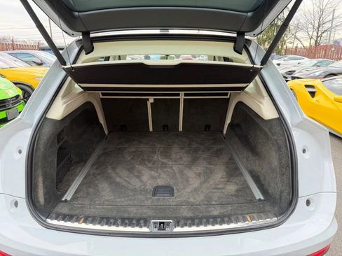 Used 2021 Bentley Bentayga w/ First Edition Specification image 21