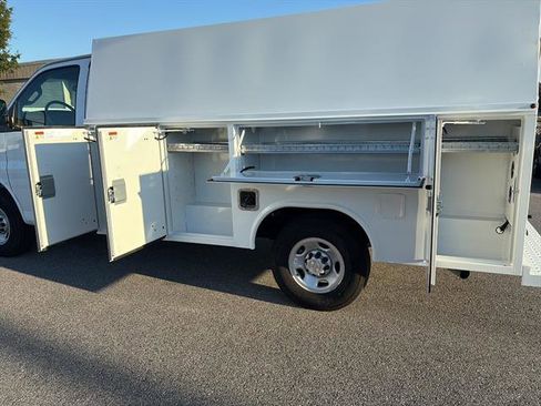 New 2025 Chevrolet Express 3500 w/ Power Convenience Package image 5