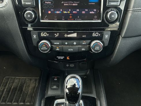 Used 2019 Nissan Rogue SL FWD image 21