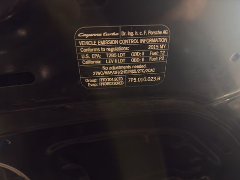 Used 2015 Porsche Cayenne Turbo AWD/4WD image 33