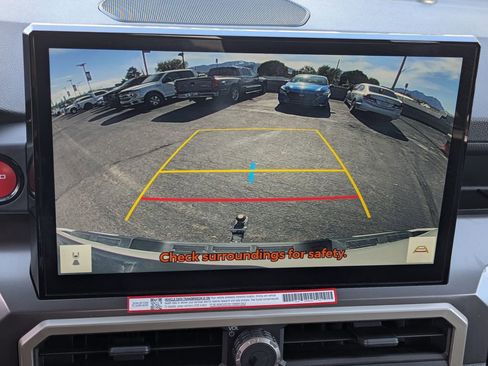 Used 2025 Toyota Tacoma TRD Sport AWD/4WD image 18