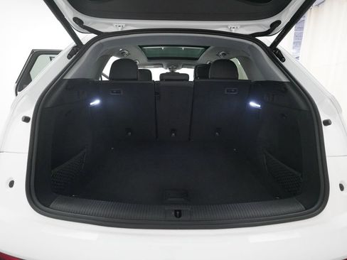 Used 2023 Audi Q5 Premium w/ Convenience Package AWD/4WD image 10