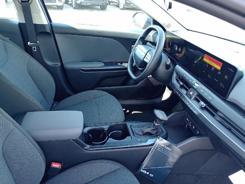 Used 2025 Kia K4 FWD image 7