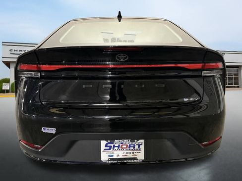 Used 2025 Toyota Prius LE image 4