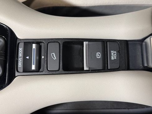 Used 2024 Honda HR-V LX image 7