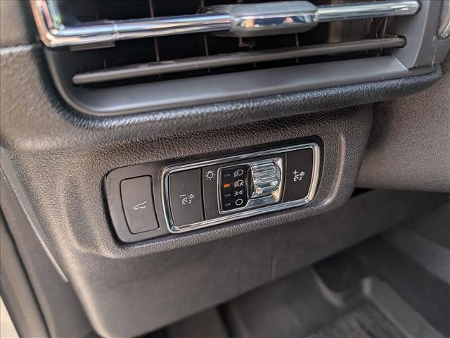 Used 2023 Lincoln Corsair AWD w/ Equipment Group 101A image 31
