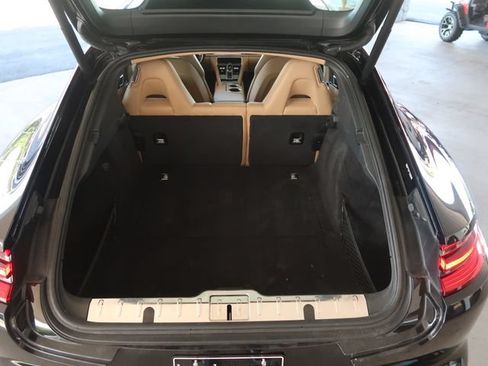 Used 2019 Porsche Panamera RWD image 34