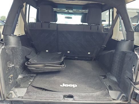 Used 2017 Jeep Wrangler Unlimited Sport w/ Connectivity Group AWD/4WD image 6