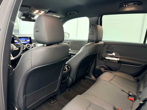 Used 2024 Mercedes-Benz EQB 250+ image 18