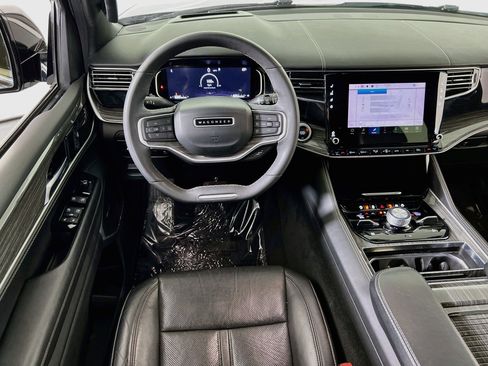 Used 2022 Jeep Wagoneer Series III w/ Rear Seat Video Group 1 AWD/4WD image 23