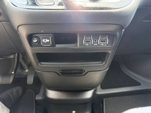 Used 2024 Chrysler Pacifica Touring-L w/ S Appearance Package FWD image 29