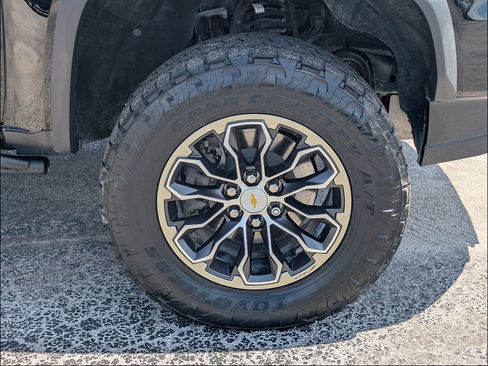 Used 2022 Chevrolet Colorado ZR2 AWD/4WD image 12