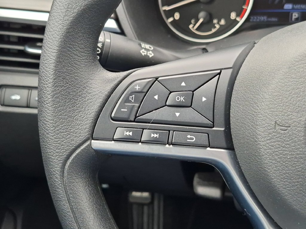 Used 2025 Nissan Altima 2.5 SV FWD image 17