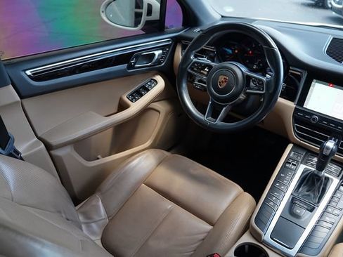 Used 2020 Porsche Macan AWD/4WD image 24