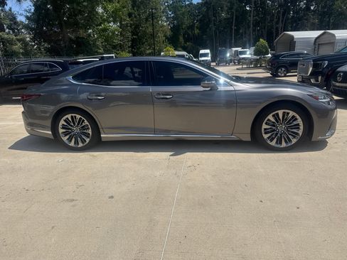 Used 2023 Lexus LS 500 w/ Interior Upgrade Package RWD image 3