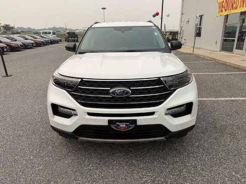 Certified 2023 Ford Explorer XLT w/ Equipment Group 202A AWD/4WD image 3