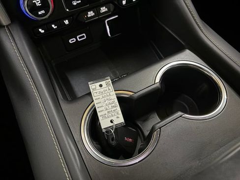 Used 2023 GMC Yukon SLT w/ SLT Premium Package AWD/4WD image 64