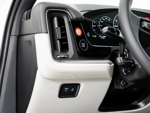 Certified 2026 Porsche Cayenne Coupe AWD/4WD image 10