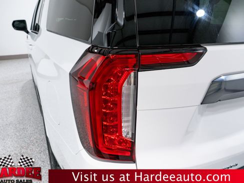 Used 2024 GMC Yukon XL AT4 image 9