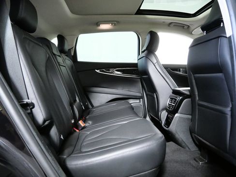 Certified 2023 Lincoln Nautilus Reserve w/ Monochromatic Package AWD/4WD image 9