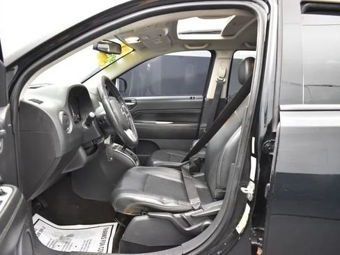 Used 2014 Jeep Compass Latitude w/ Sun/Sound Group AWD/4WD image 14
