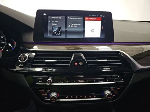 Used 2018 BMW 530i xDrive image 9