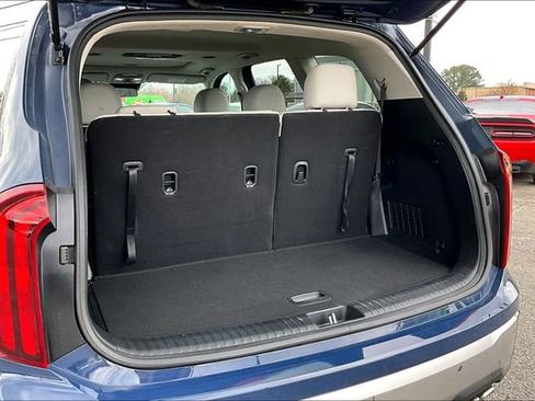 Used 2024 Kia Telluride S w/ S Sunroof Package FWD image 31