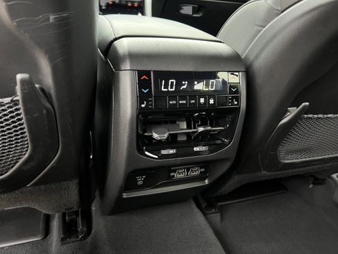 Used 2023 Jeep Grand Cherokee Overland w/ Luxury Tech Group IV AWD/4WD image 27