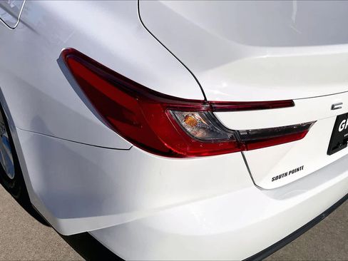 Used 2025 Toyota Camry LE image 28