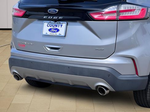 Used 2022 Ford Edge Titanium AWD/4WD image 41