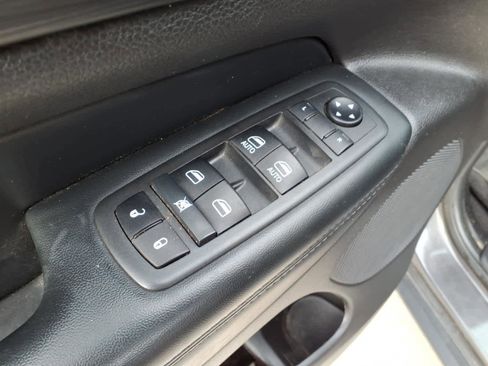 Used 2021 Jeep Grand Cherokee Laredo image 10