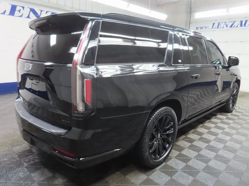 Used 2023 Cadillac Escalade ESV Sport image 4
