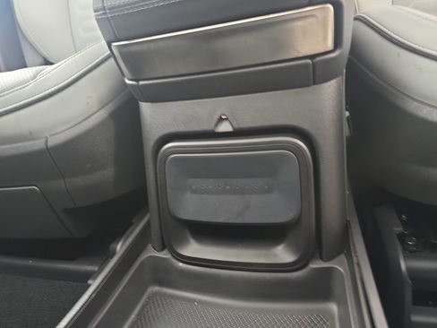Used 2024 Rivian R1S Adventure AWD/4WD image 33