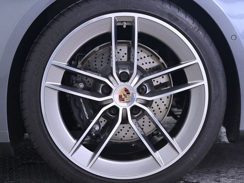 Certified 2025 Porsche 911 Carrera image 12