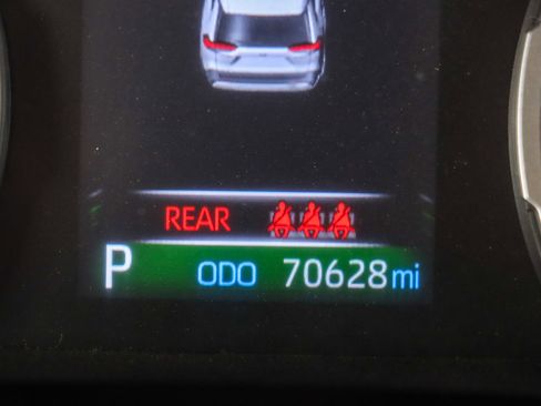 Used 2022 Toyota RAV4 XLE image 16