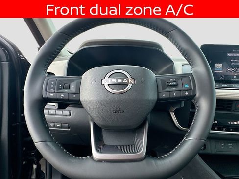 Used 2025 Nissan Rogue SV FWD image 11