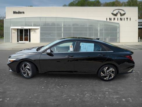 Used 2025 Hyundai Elantra SEL FWD image 6