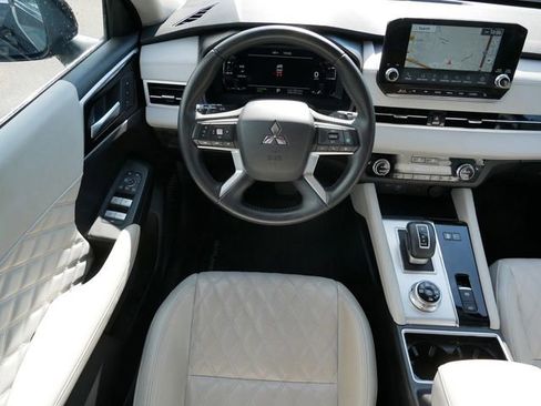 Used 2023 Mitsubishi Outlander SEL AWD/4WD image 12