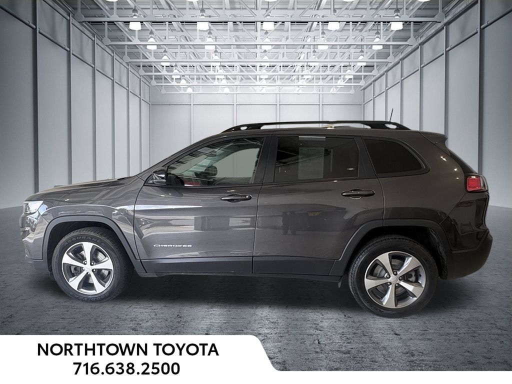 Used 2022 Jeep Cherokee Limited AWD/4WD image 2