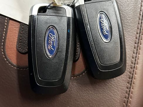 Used 2021 Ford Explorer King Ranch w/ Premium Technology Package AWD/4WD image 21