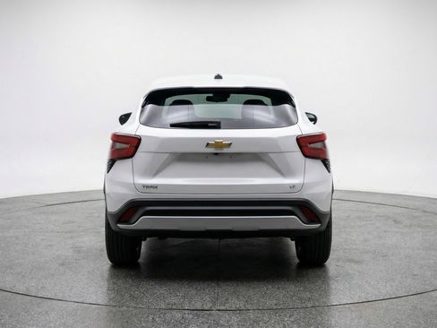 Used 2025 Chevrolet Trax LT w/ LT Convenience Package image 7