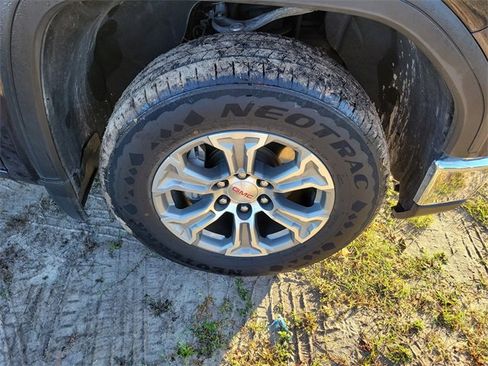 Used 2024 GMC Sierra 1500 SLT image 6