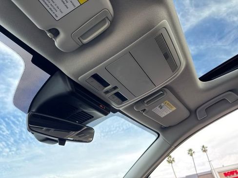 Used 2025 MAZDA MAZDA3 s image 20