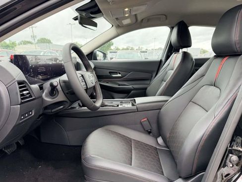 New 2026 Nissan Sentra SR w/ SR Premium Package FWD image 16