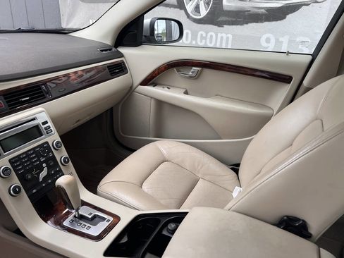 Used 2009 Volvo V70 image 15