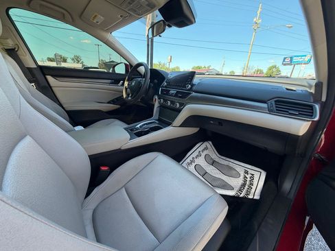 Used 2020 Honda Accord Hybrid image 12